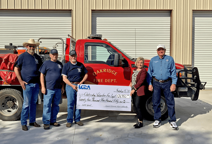2021-11-15_LCRA_awards_24950_grant_to_Oakridge_Volunteer_Fire_Department